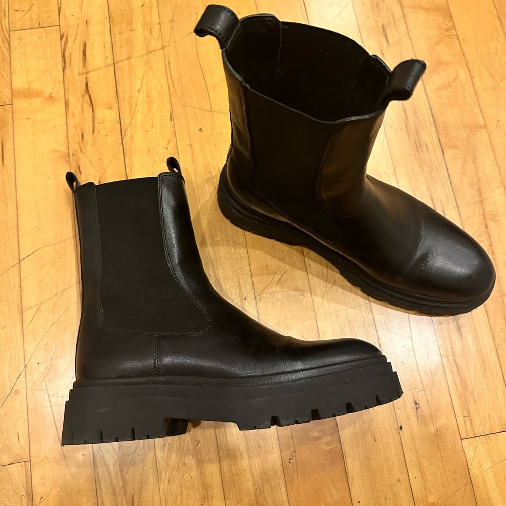 Zara Chunky Leather Boots Black 8.5 / 39